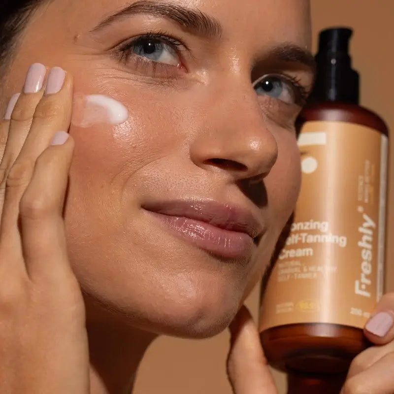Crema autoabbronzante Freshly Bronzing Radiance, 3x200ml