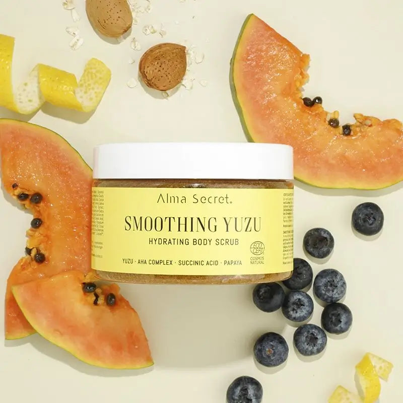 Alma Secret Yuzu Scrub per il corpo con Aha, enzima della papaya e acido succinico