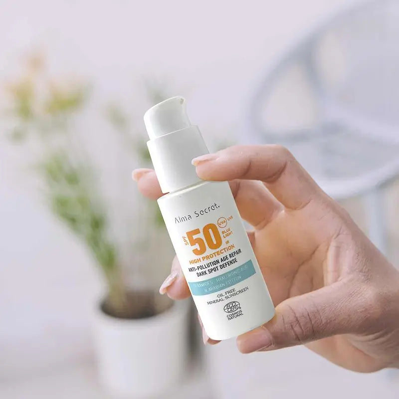 Alma Secret Solar Facial Protezione solare naturale Spf 50 con Ceramidi, anti-brufoli e senza olio