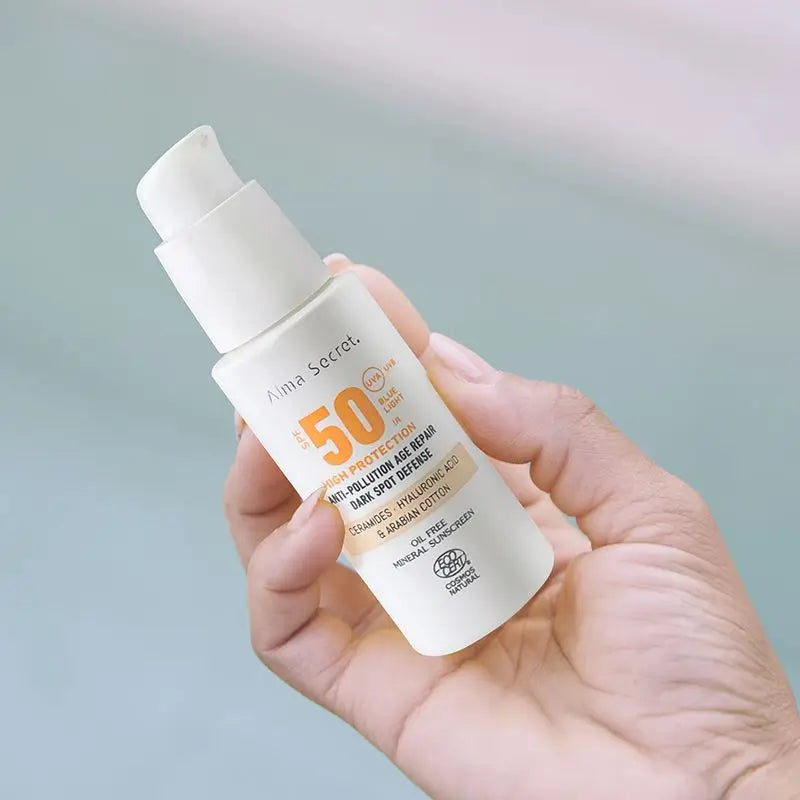 Alma Secret Solar Facial Protezione solare naturale Spf 50 con Ceramidi, Anti-Blemish e Oil-Free (Colore: Sabbia)