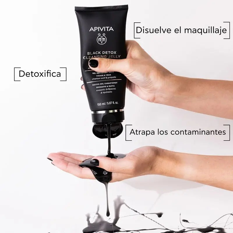 APIVITA Black Detox Cleanser con carbone attivo e propoli 150 ml