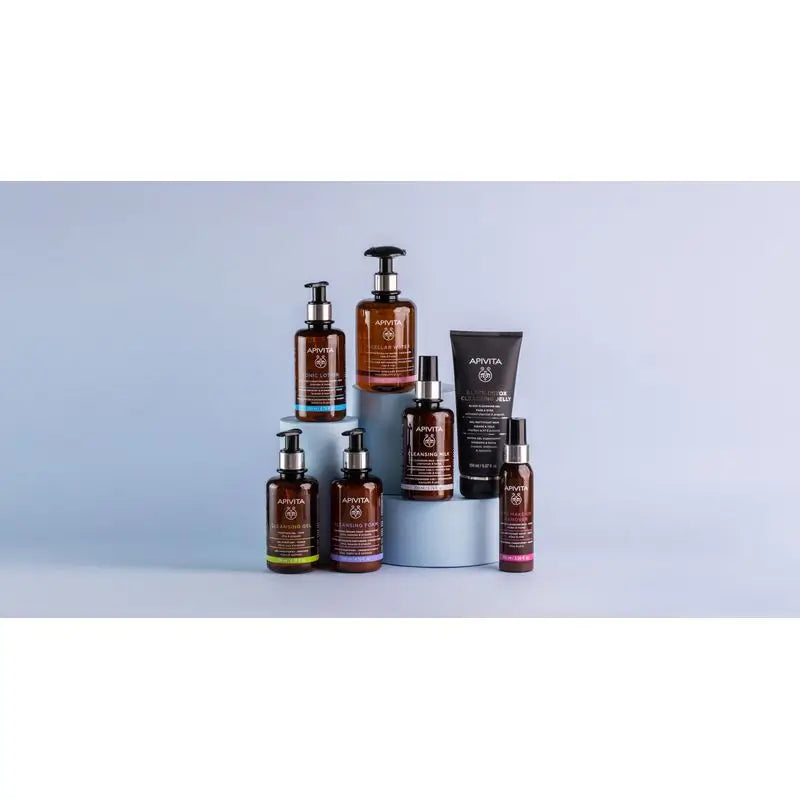 APIVITA Black Detox Cleanser con carbone attivo e propoli 150 ml