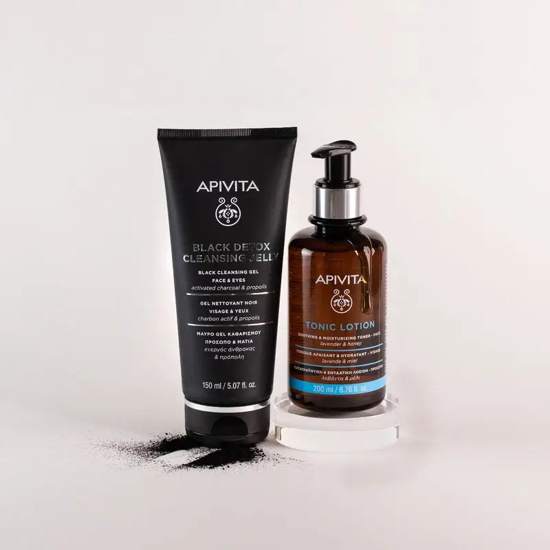 APIVITA Black Detox Cleanser con carbone attivo e propoli 150 ml