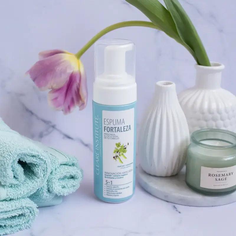 Clearé Institute Schiuma Anticaduta 150 Ml.