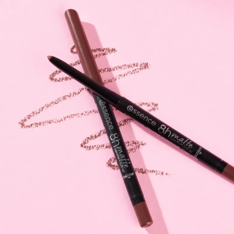 Essence Matita per labbra 8H Matte Comfort 24, 0,3 g