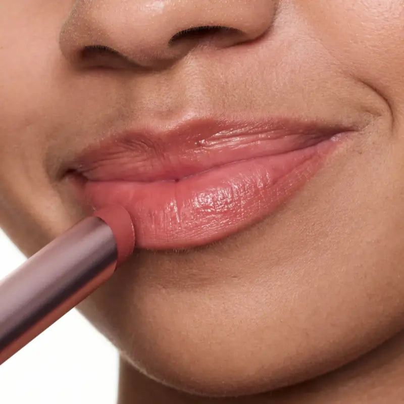 Essence Balsamo per le labbra Nude Blur Soufflé 01, 3 g
