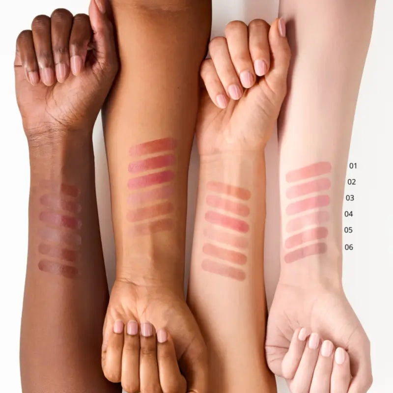 Essence Balsamo per le labbra Nude Blur Soufflé 02, 3 g