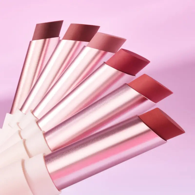 Essence Balsamo per le labbra Nude Blur Soufflé 02, 3 g