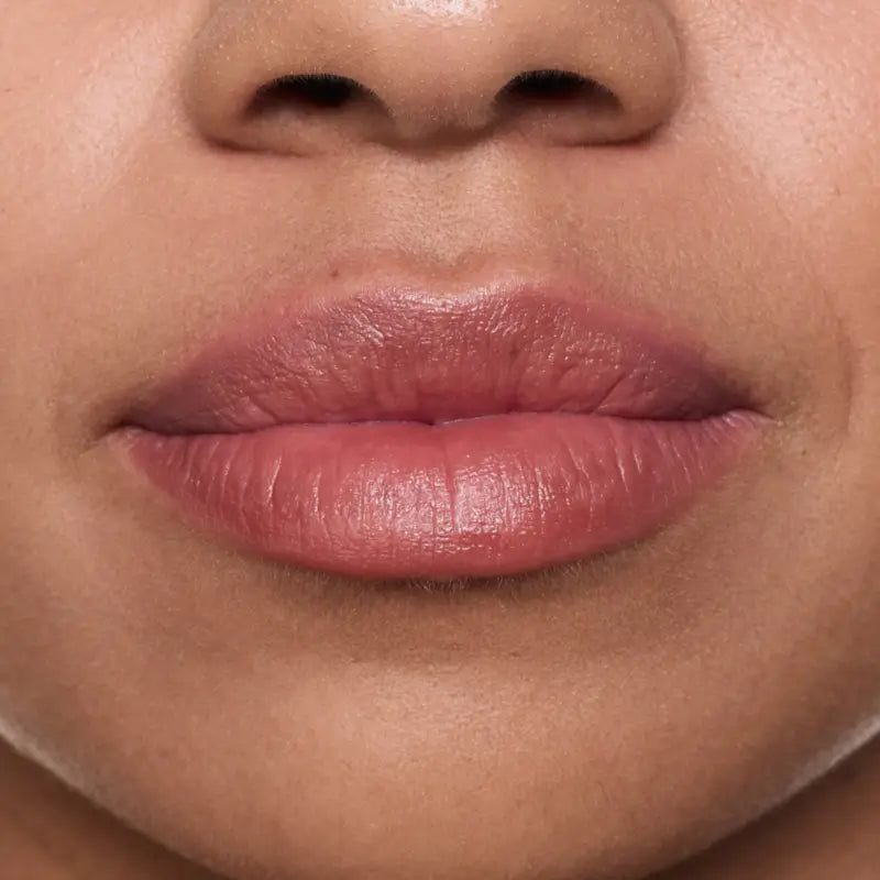Essence Balsamo per le labbra Nude Blur Soufflé 05, 3 g