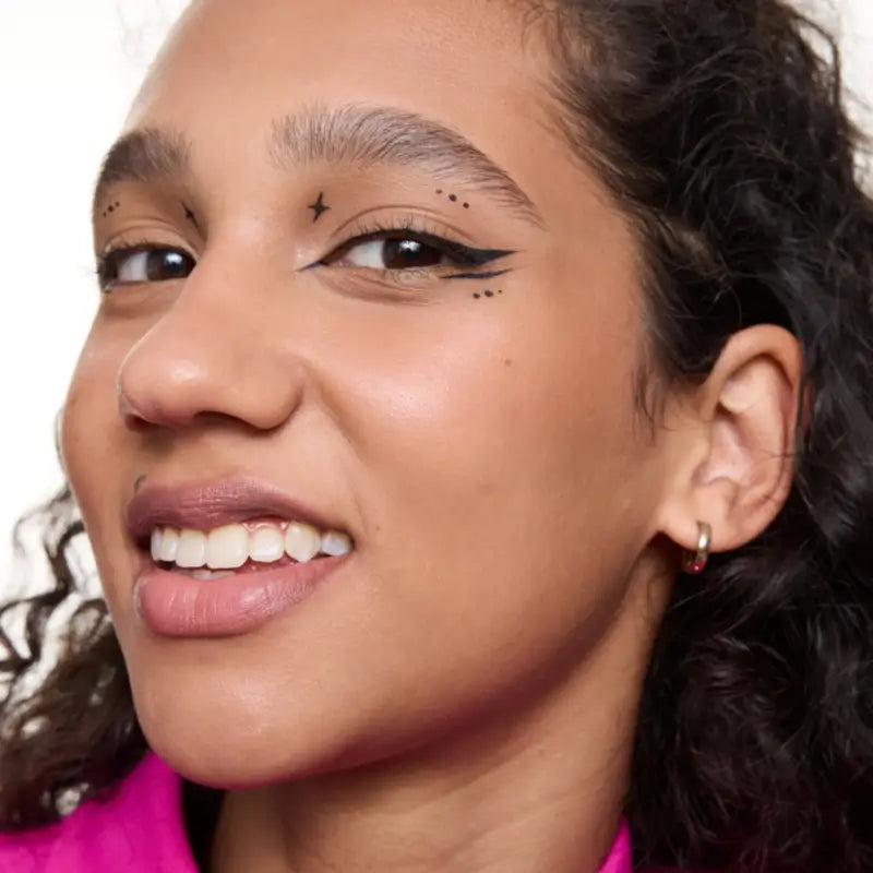 Essence Eyeliner a pennarello a lunga tenuta, waterproof e a prova di sbavature 01, 1,2 ml