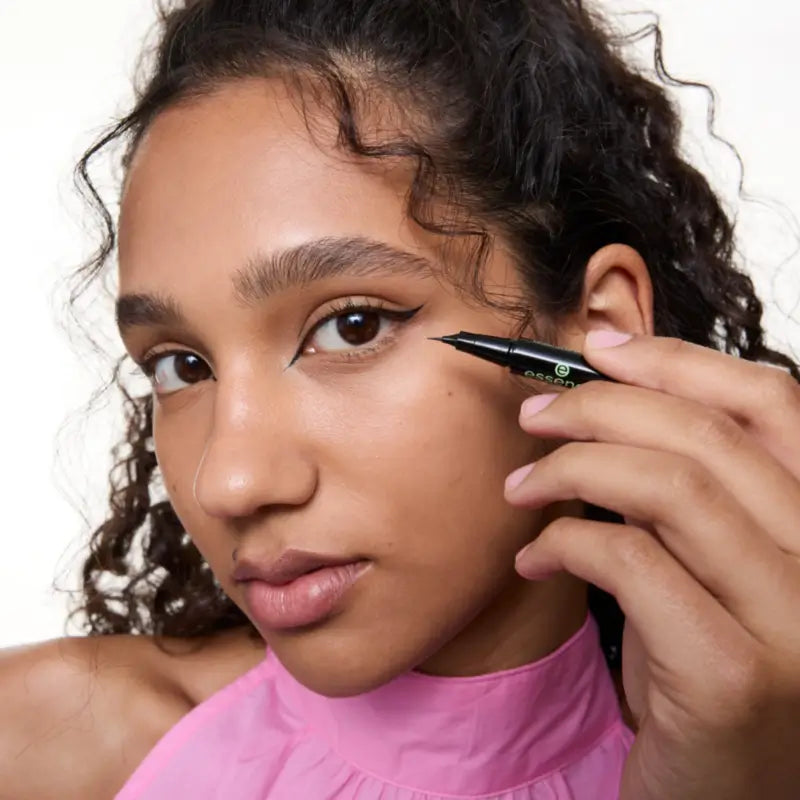 Essence Eyeliner di precisione waterproof Flick It! 01, 0,5 ml