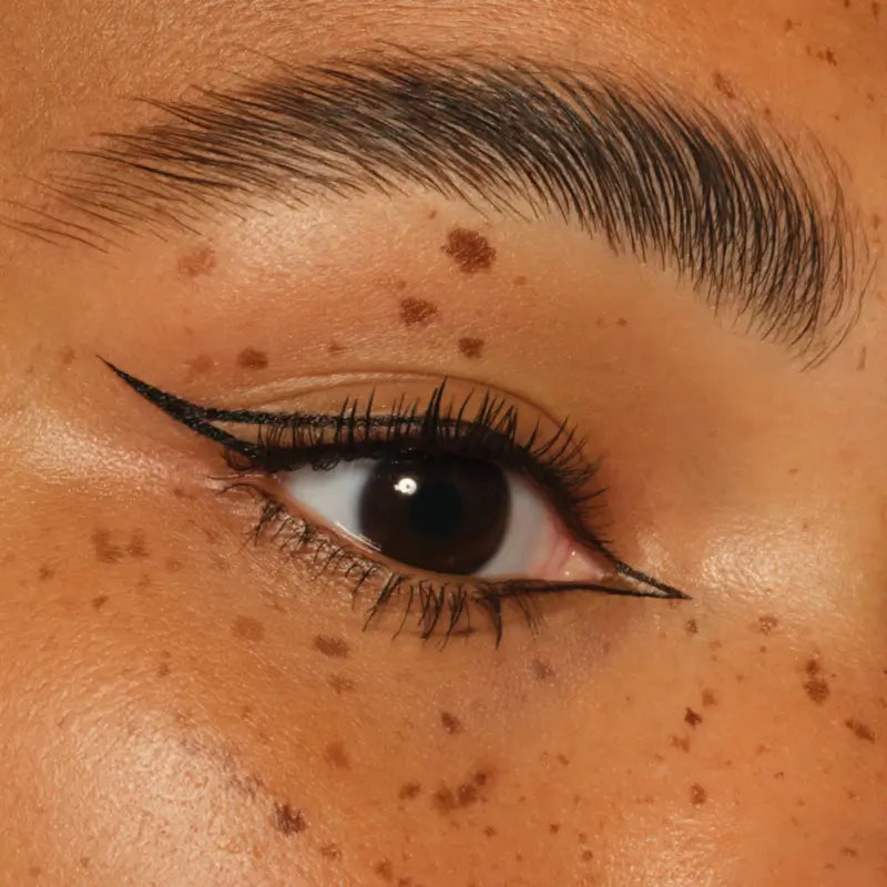 Essence Eyeliner di precisione waterproof Flick It! 01, 0,5 ml