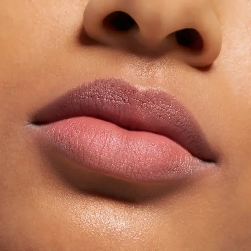 Essence Rossetto opaco cremoso Blur Soufflé 02, 3,6 ml