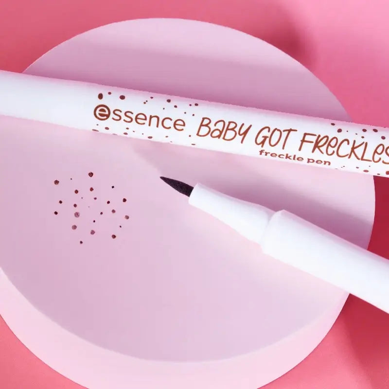 Essence Matita per lentiggini Baby Got Freckles 10, 1 ml