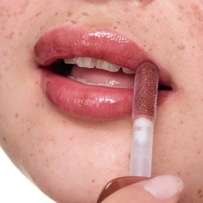 Essence Balsamo per le labbra Glossy Milky Glazed 05, 4 ml