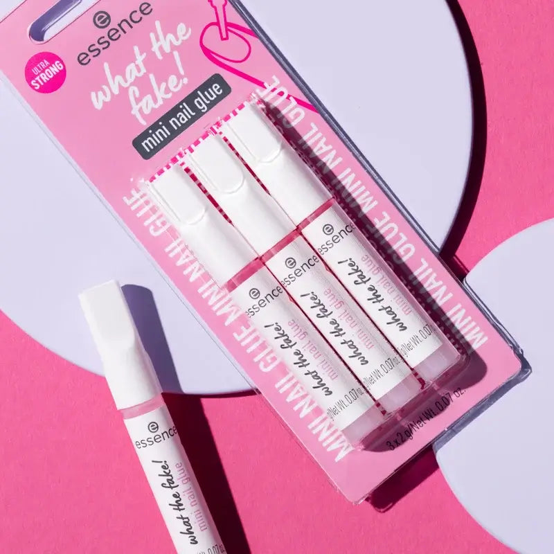 Essence Adesivo per unghie Mini What The Fake! 01 , 6 grammi