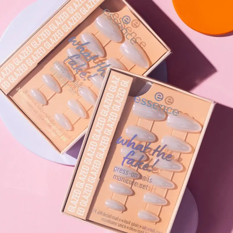 Set manicure Essence con unghie finte What The Fake! Unghie a pressione 01 , 28 pezzi