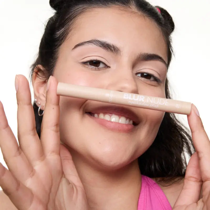 Essence Ombretto in stick Blur Nude 01, 1,2 g