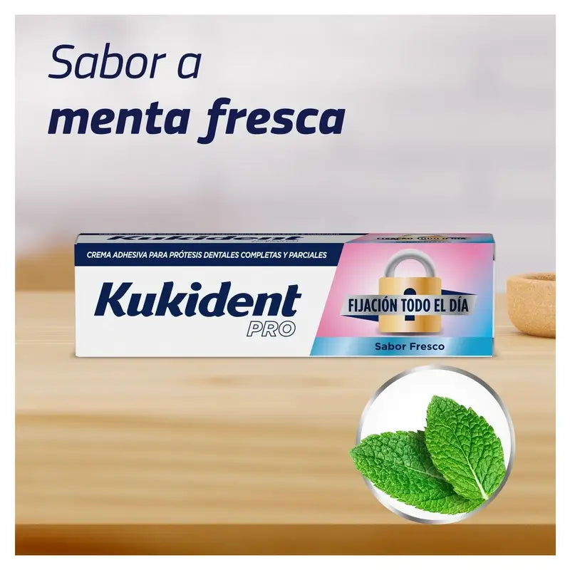 Kukident Pro Complete Crema adesiva per denti al gusto classico 70 gr