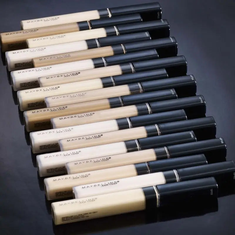 Maybelline New York Fit Me Occhiaie e Imperfezioni Concealer tonalità 10 Luce Finitura Naturale Pelle Chiara, 6,8ML