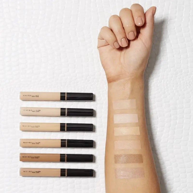 Maybelline New York Fit Me Occhiaie e Imperfezioni Concealer tonalità 10 Luce Finitura Naturale Pelle Chiara, 6,8ML