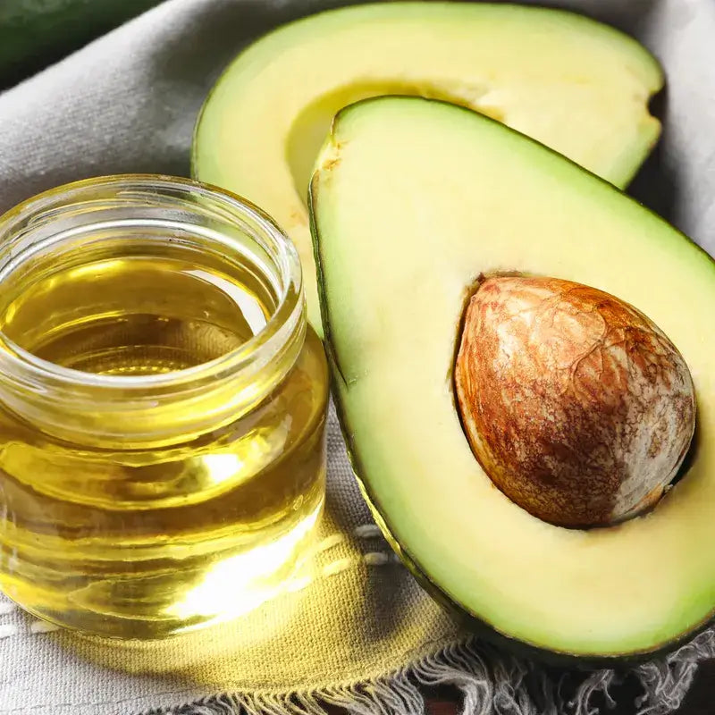 OGX Shampoo alla cheratina brasiliana, liscio e nutriente, per capelli mossi o ricci, lisci e lucenti, 385ml