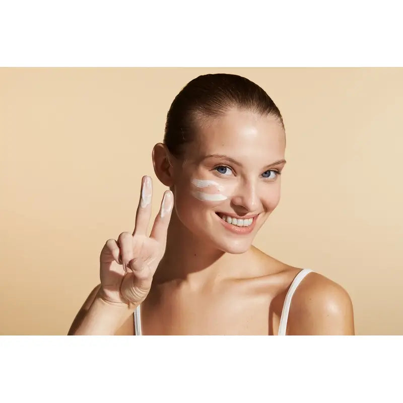 Sensilis Water Fluid SPF 50+ Ultrafluid Anti-Aging con Acido Ialuronico e Schisandra Chinensis, 40 ml