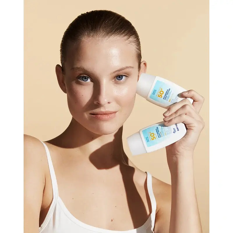 Sensilis Water Fluid SPF 50+ Ultrafluid Anti-Aging con Acido Ialuronico e Schisandra Chinensis, 40 ml
