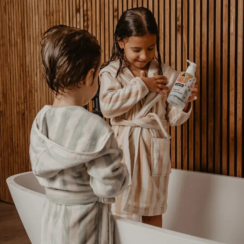 Shampoo condizionante Suavinex da 3 a 10 anni, 300 Ml