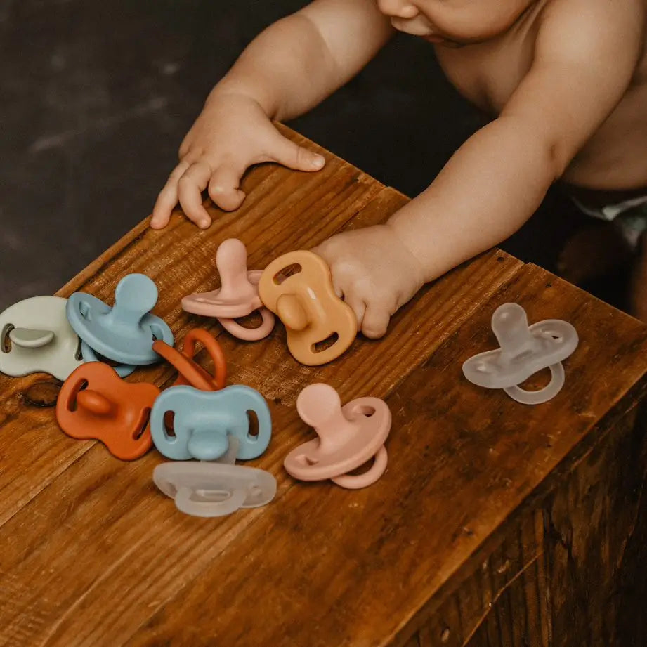 Suavinex Ciuccio tutto in silicone, per bambini di 6/18 mesi, senape