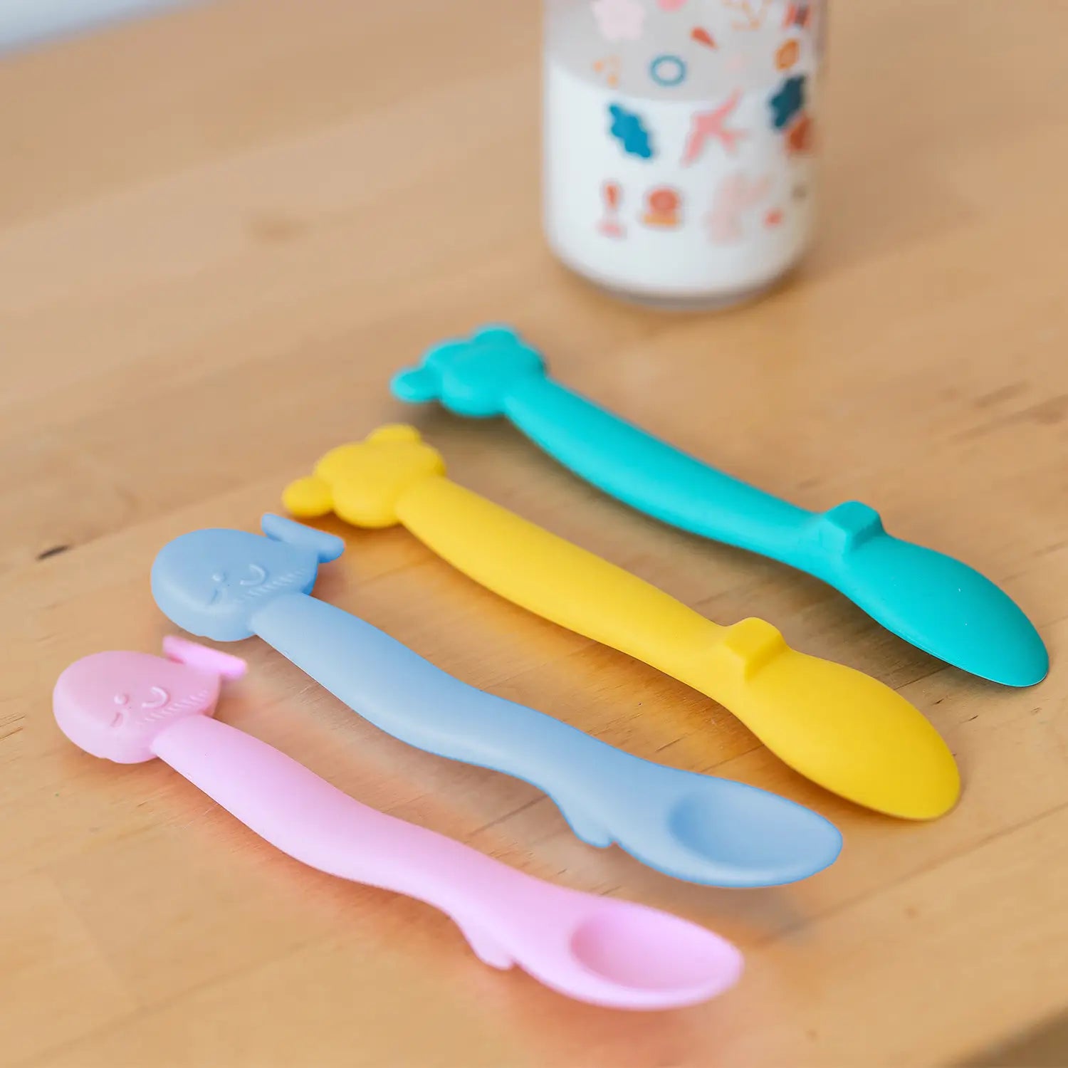 Suavinex Cucchiaio in silicone per neonati +4 mesi, colore rosa